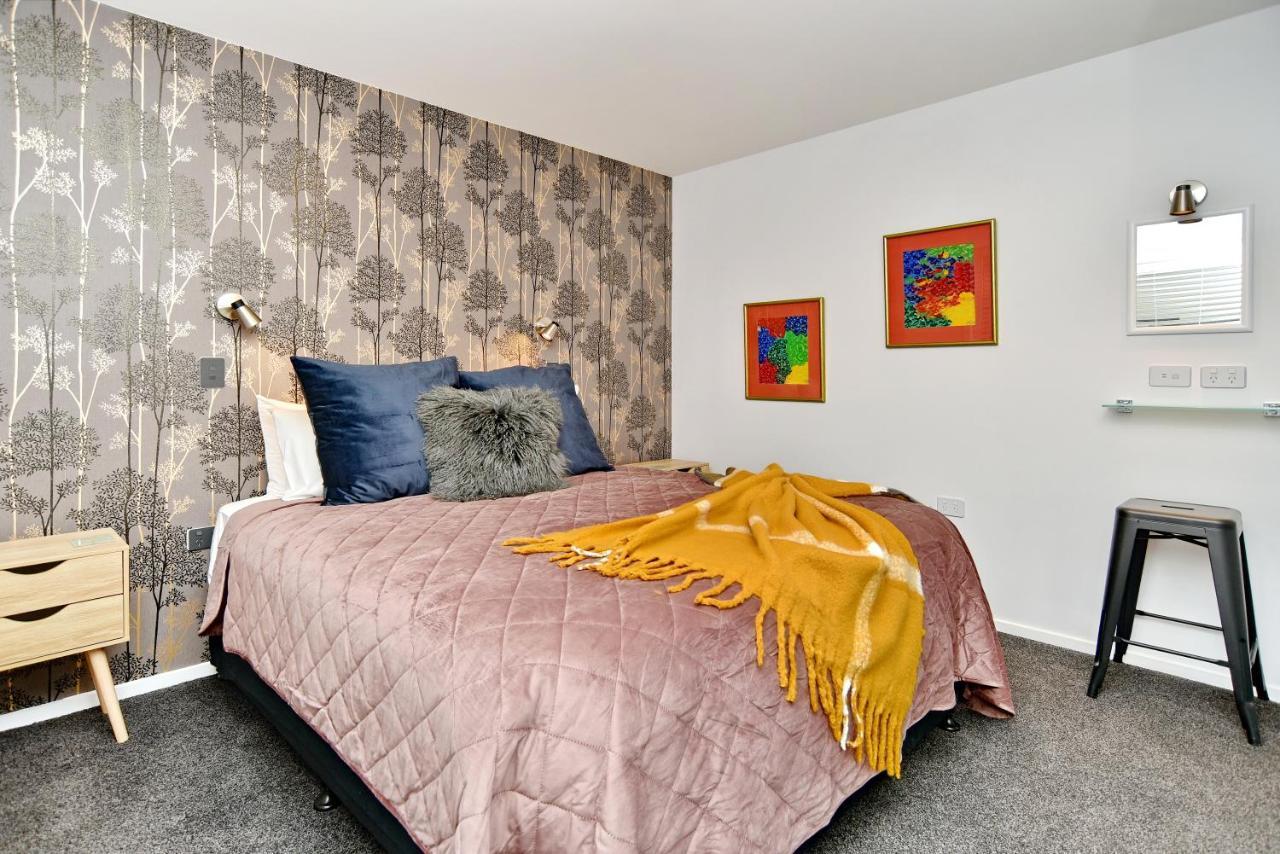 Brockworth Place - Homes Holiday home *